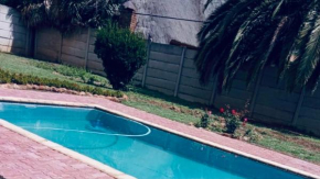 Fairview Holiday Home-OR Tambo Airport